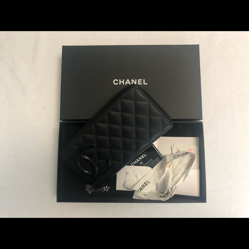 ❌SOLD❌ CHANEL CAMBON ZIPPY CHAIN WALLET - Picture 2 of 16